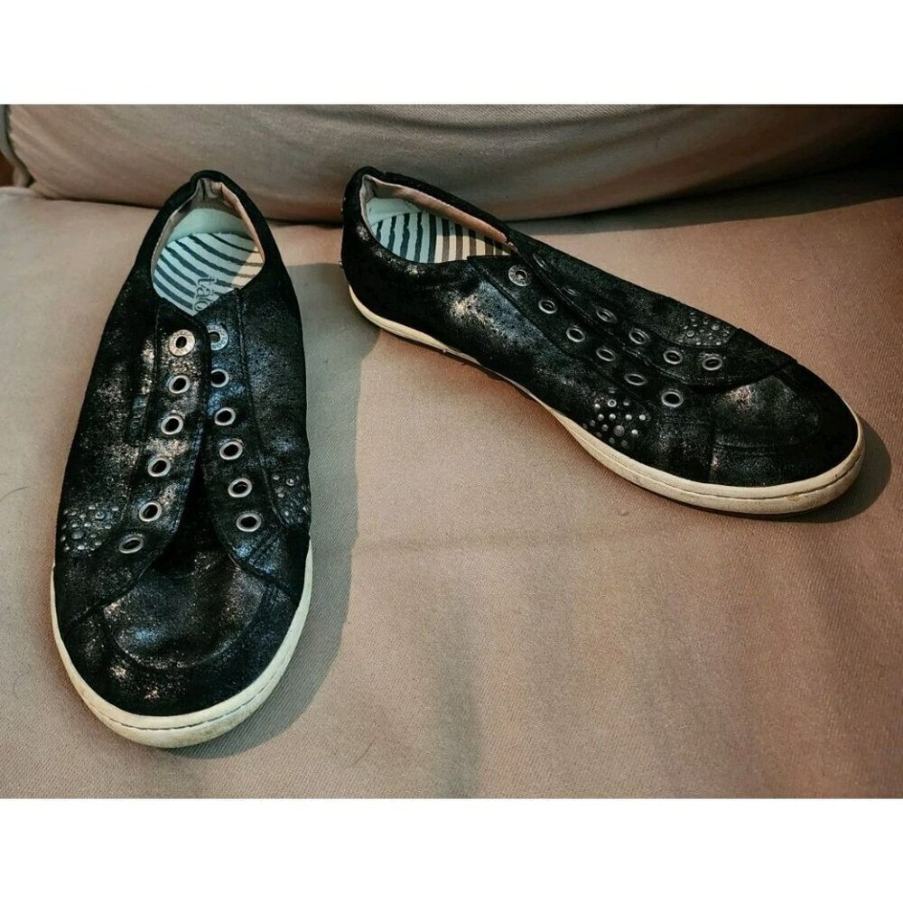 Taos Women's Freedom Sneaker Size 10 Casual Walking Shoe Black Metallic Leather
